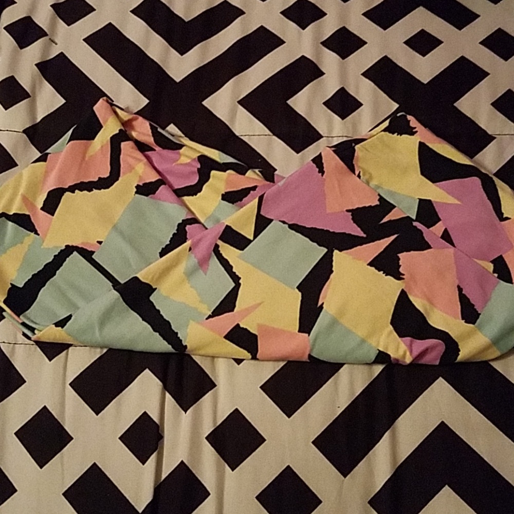 Geometric shape leggings